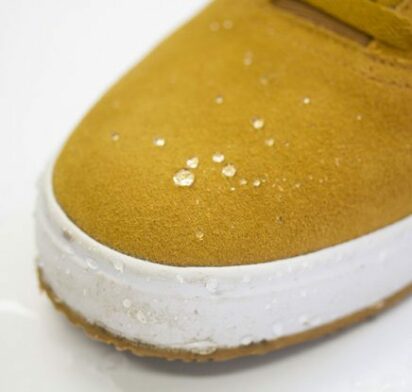 Waterdichte gele sneakers