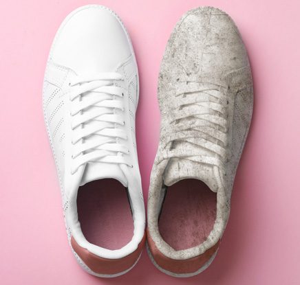 Witte sneakers weer wit krijgen